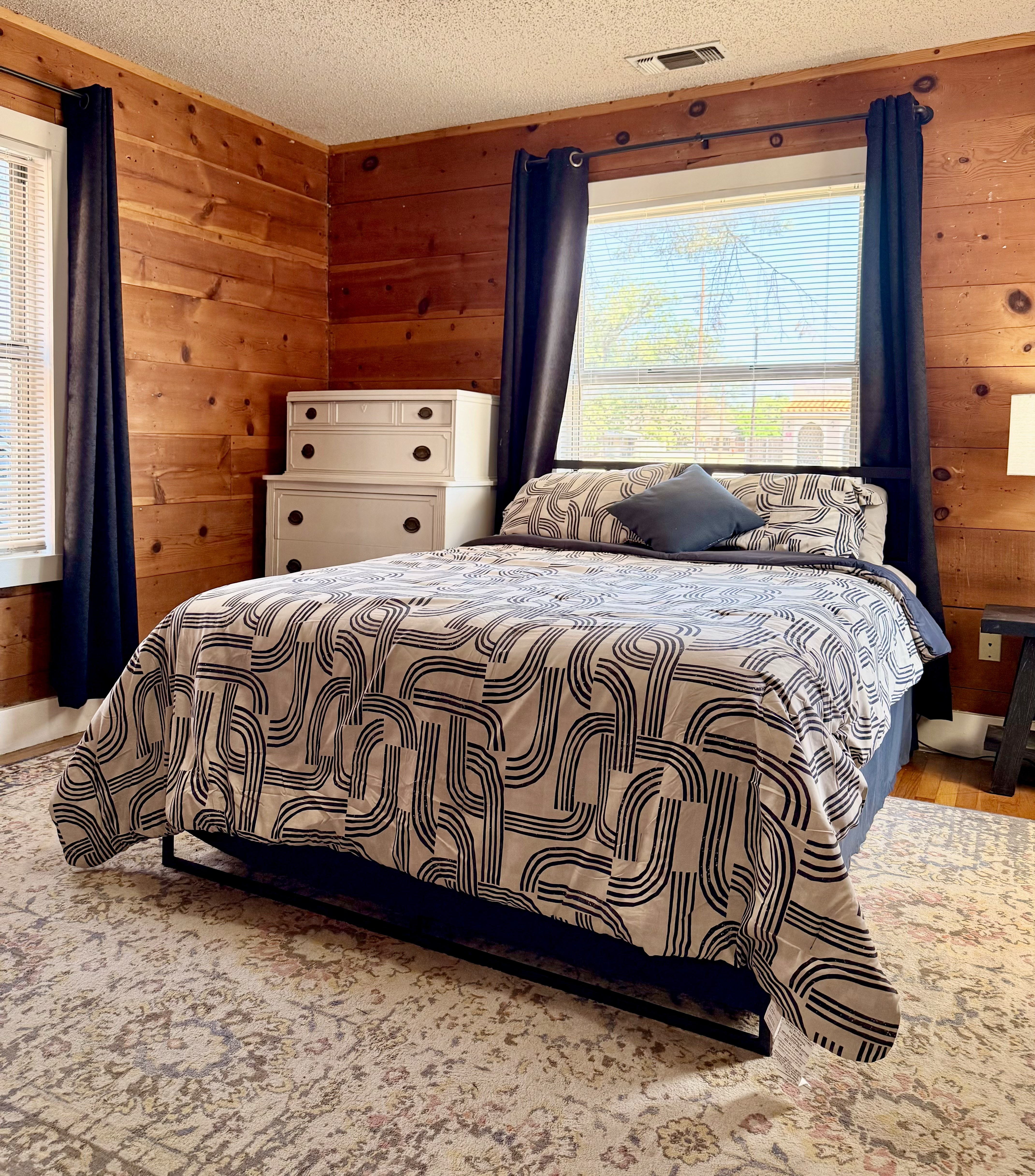 The Overton Four | Walk to Tech + Jones Stadium | Sleeps 10 - Photo 10