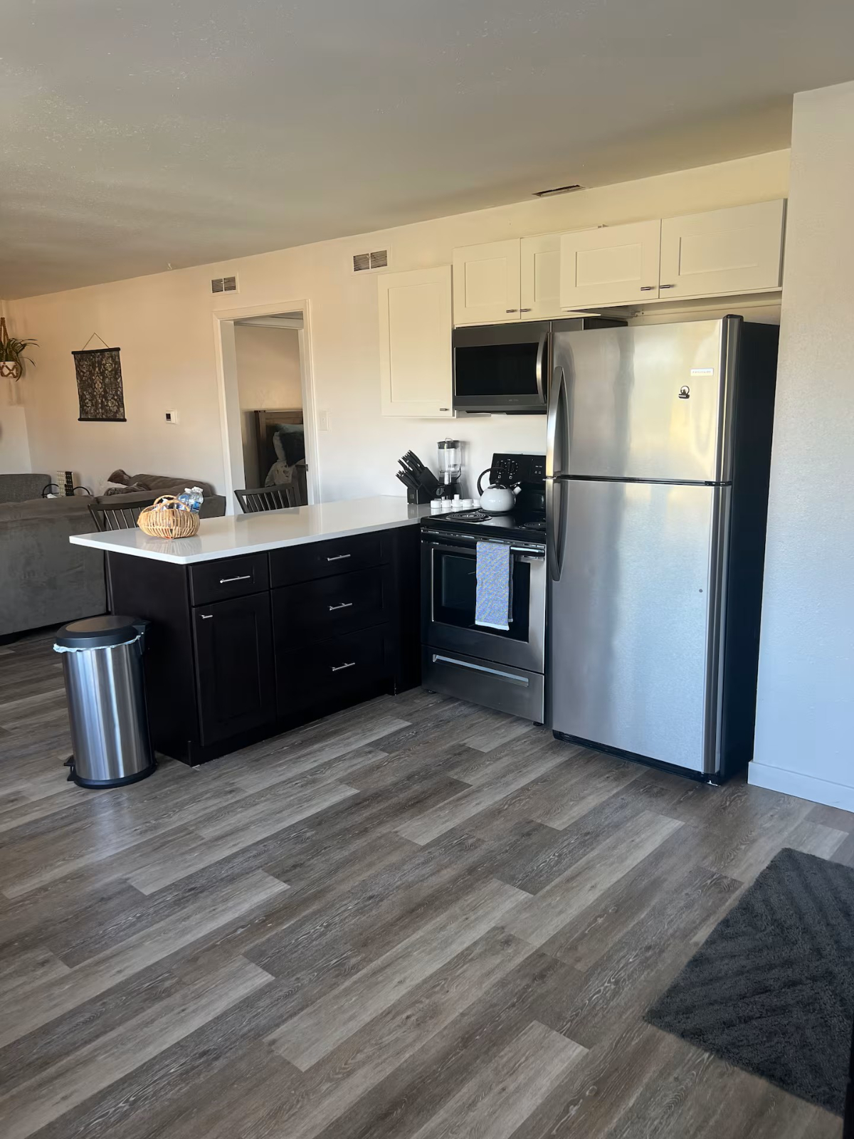 Close to downtown, Hospital, F.E. Warren Air Force Base, CFD, Lions Park- modern stay #1 - Photo 1