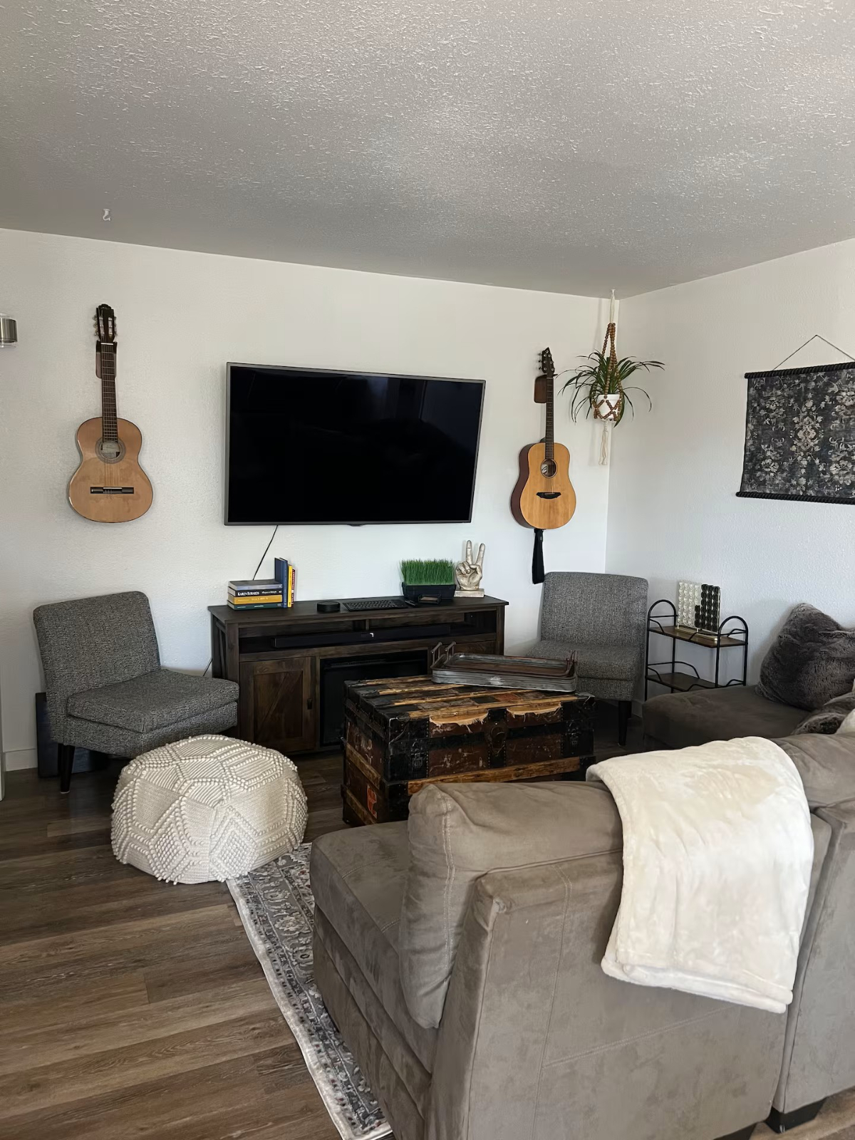 Close to downtown, Hospital, F.E. Warren Air Force Base, CFD, Lions Park- modern stay #1 - Photo 6