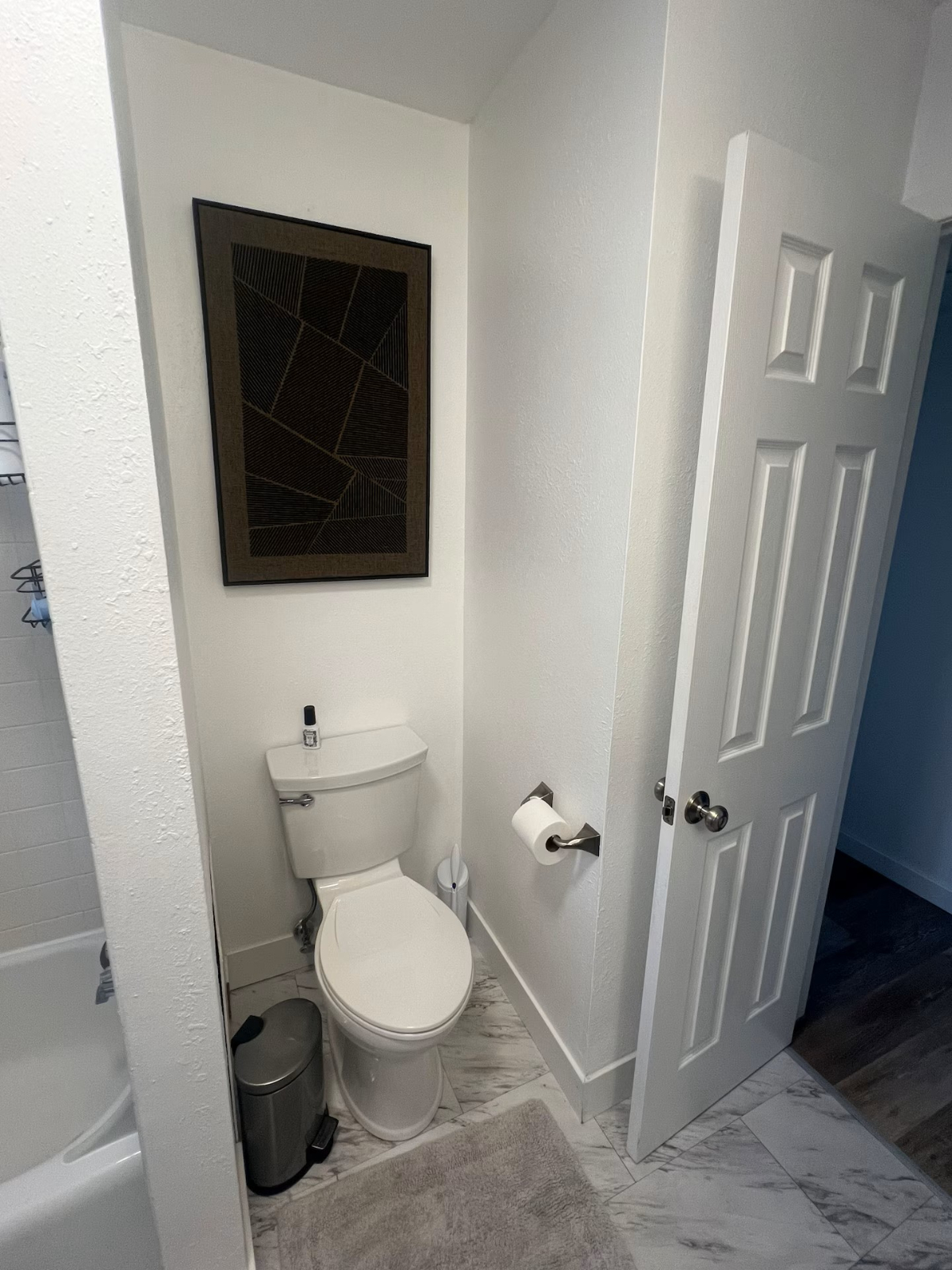 Close to downtown, Hospital, F.E. Warren Air Force Base, CFD, Lions Park- modern stay #1 - Photo 5