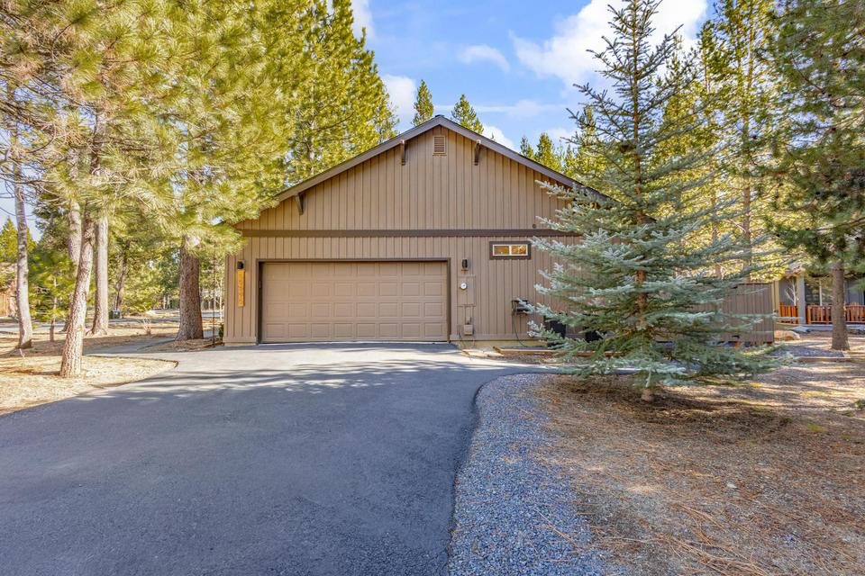 3BR Cabin in the Woods | Fish, Swim, Hike, Bike, Paddle - Photo 3
