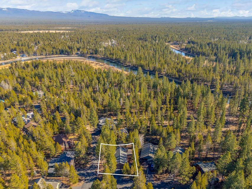 3BR Cabin in the Woods | Fish, Swim, Hike, Bike, Paddle - Photo 4