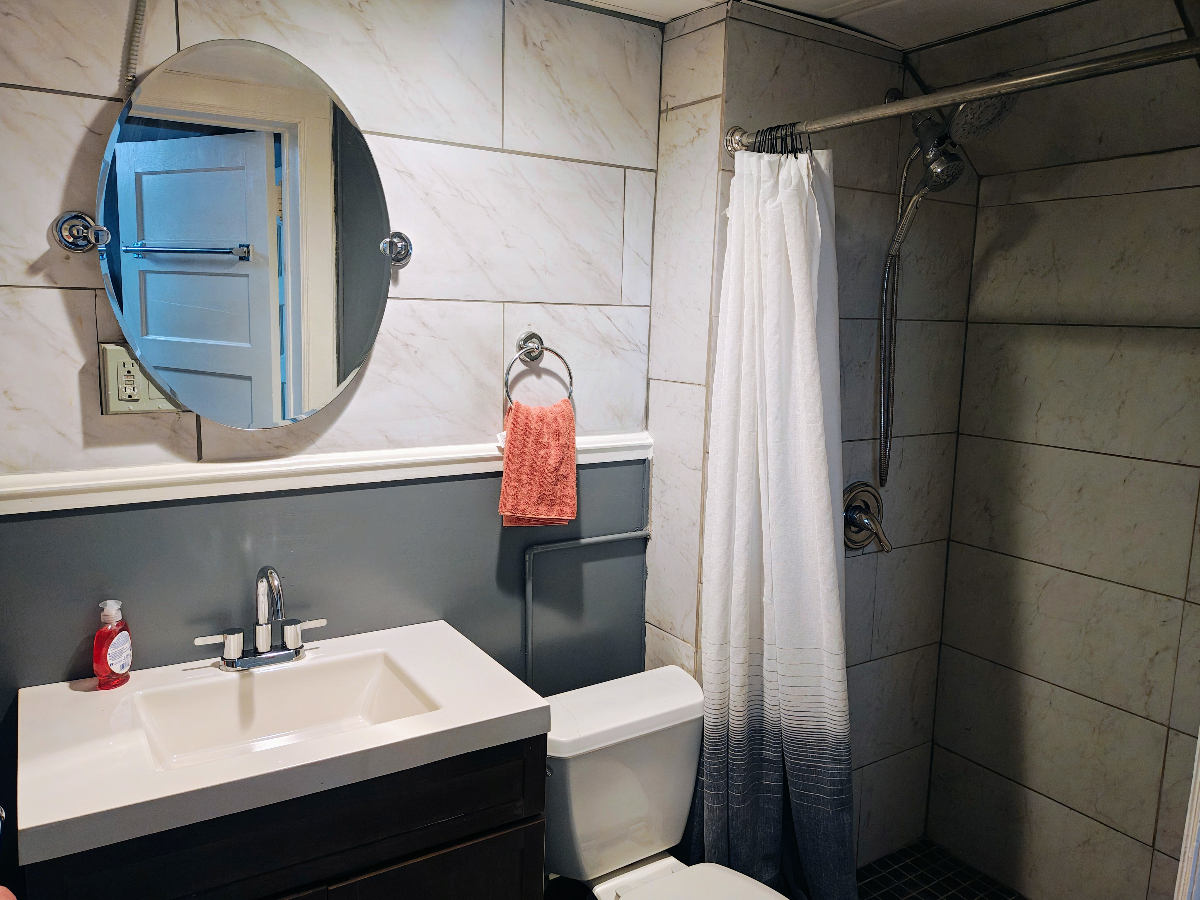 Quiet Garden Studio | Walk to Albany Med & State Capitol | In-Unit W/D| Utilities Included - Photo 6
