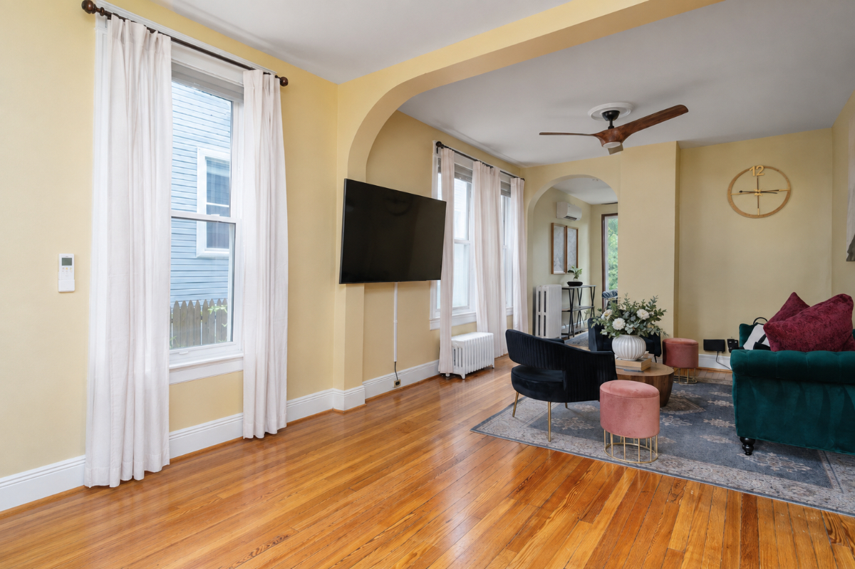 Spacious Foxhall Retreat | Georgetown & Downtown DC - Photo 11