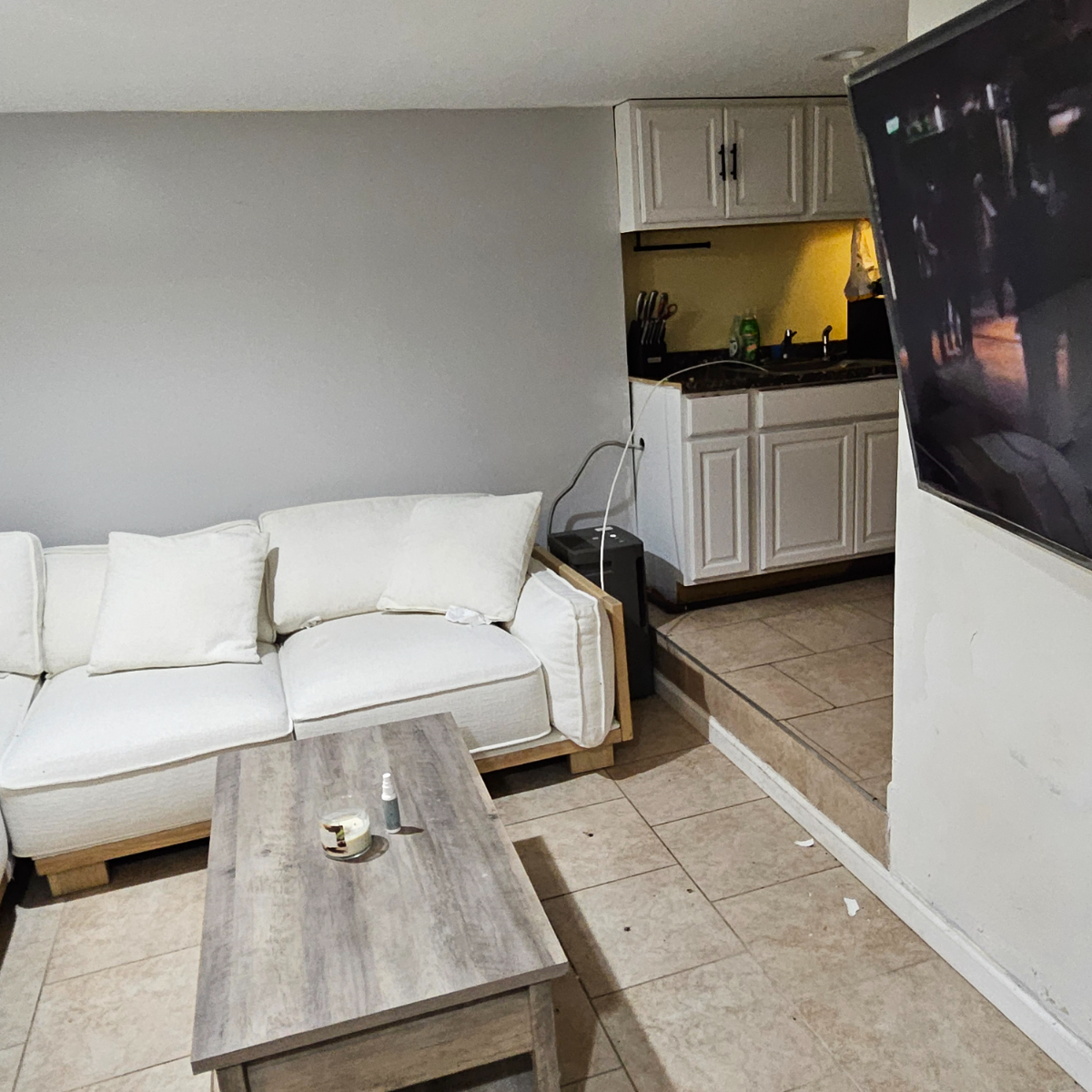 Perfect location for a single quiet professional - Photo 4