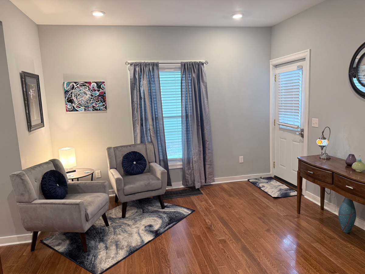 398 E 3rd St /Close to Market St. and Denison Park - Photo 5