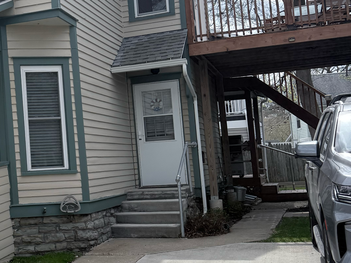 398 E 3rd St /Close to Market St. and Denison Park - Photo 9