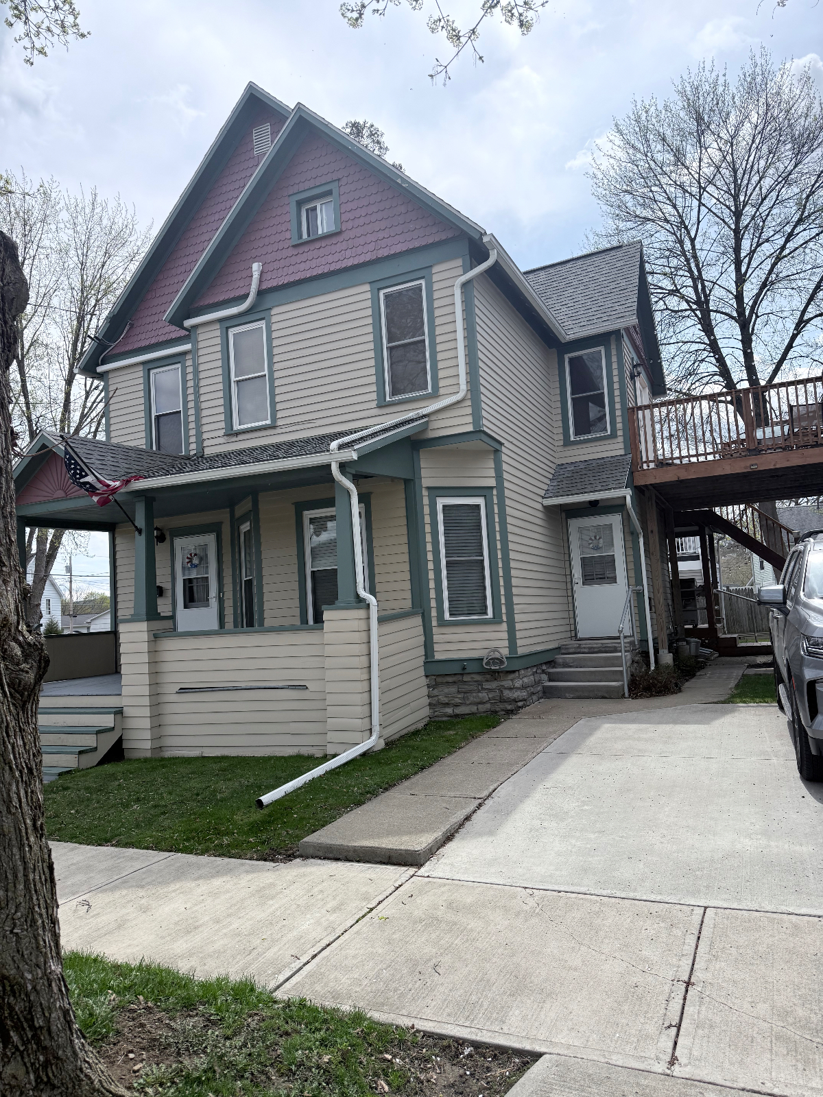 398 E 3rd St /Close to Market St. and Denison Park - Photo 12