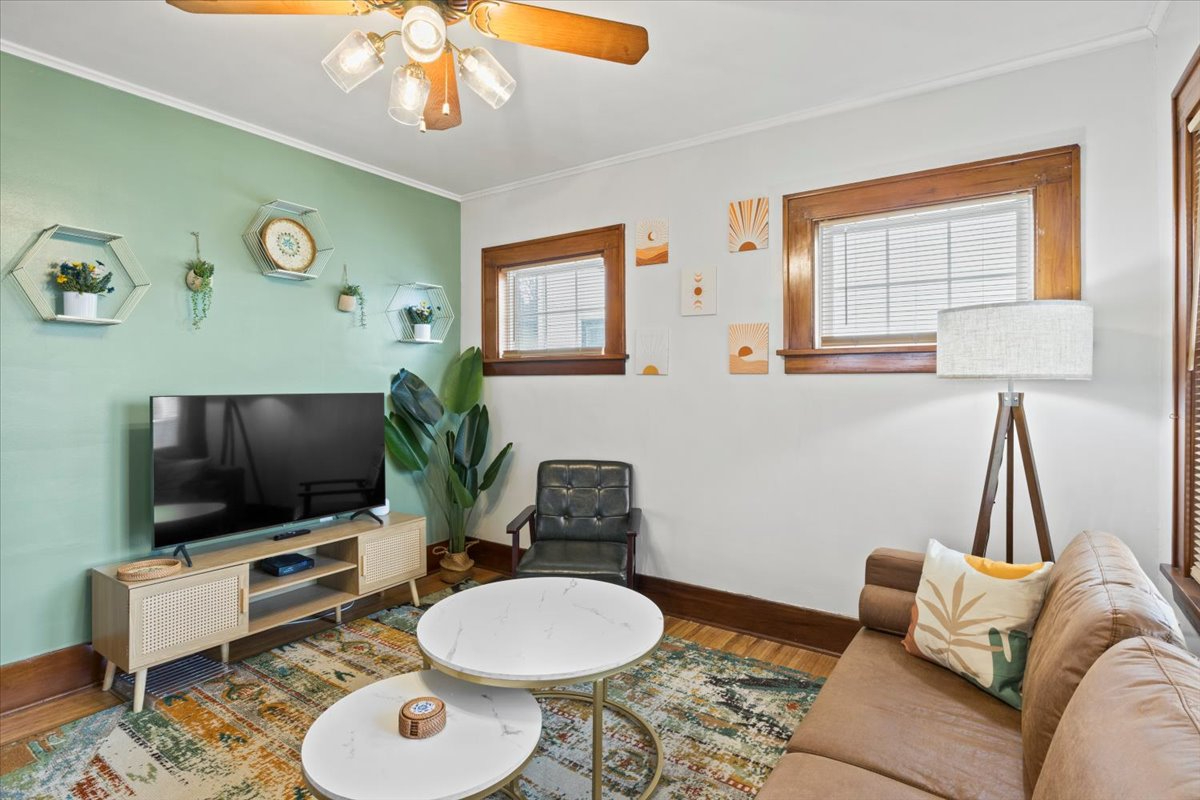 Newly Renovated Home /Strong Hosp and All Hospitals / Yard/ Fence/ Patio/ Pet Friendly - Photo 3