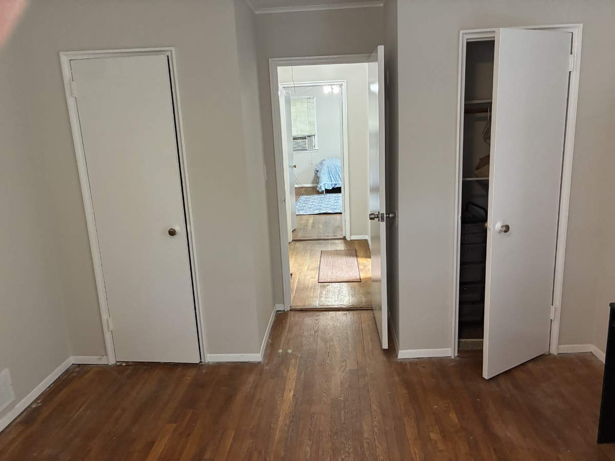 Quiet, Private Room in a Safe Neighborhood - Near NYC & Local Conveniences - Photo 4