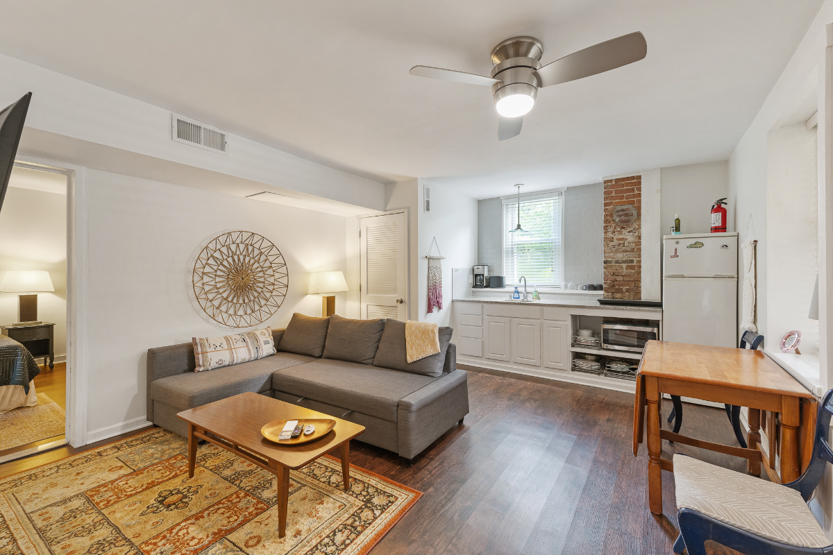Stylish one bedroom apartment in Clifton - Photo 2