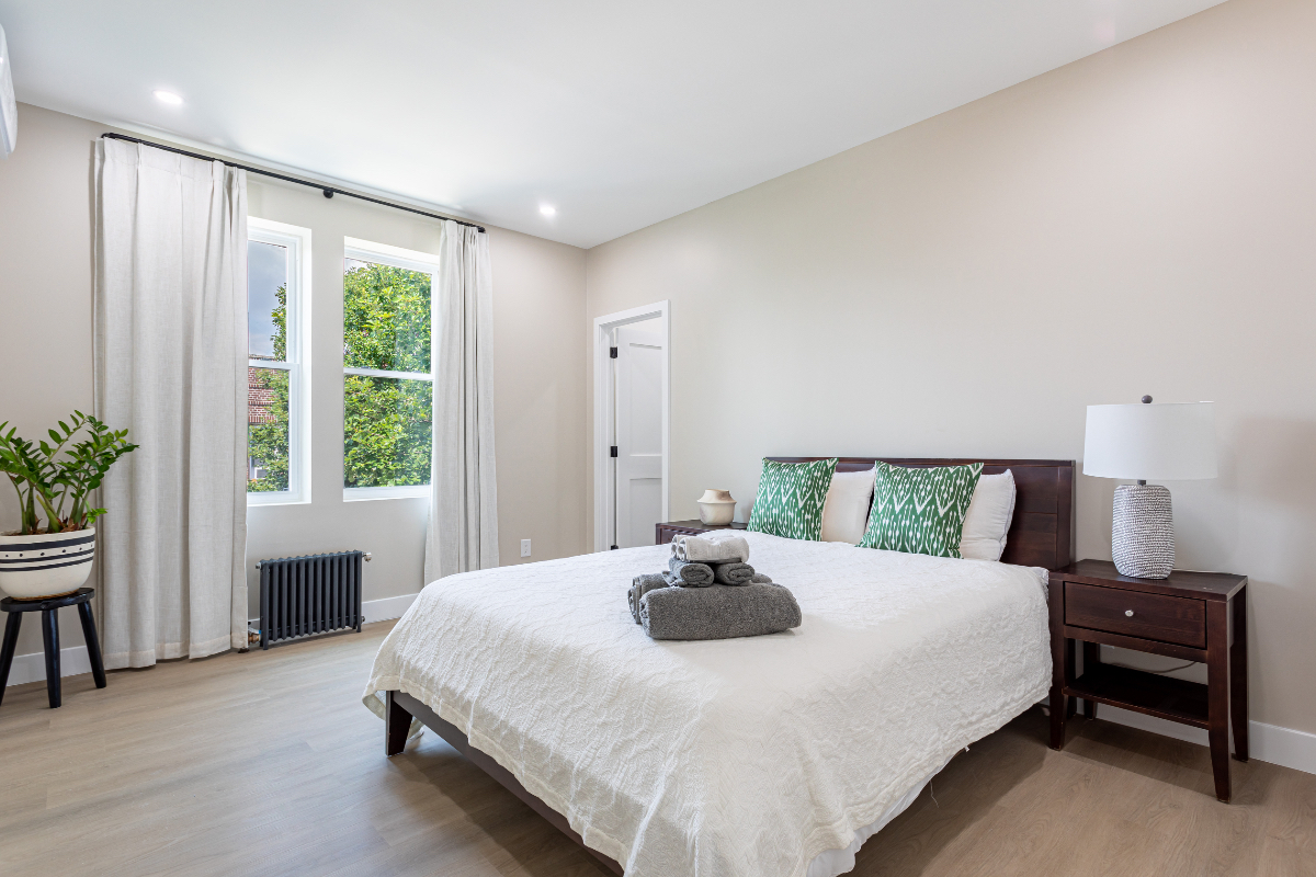 Newly Renovated, Bright & Spacious 2-BR Apartment in Heart of Jamaica - Photo 7