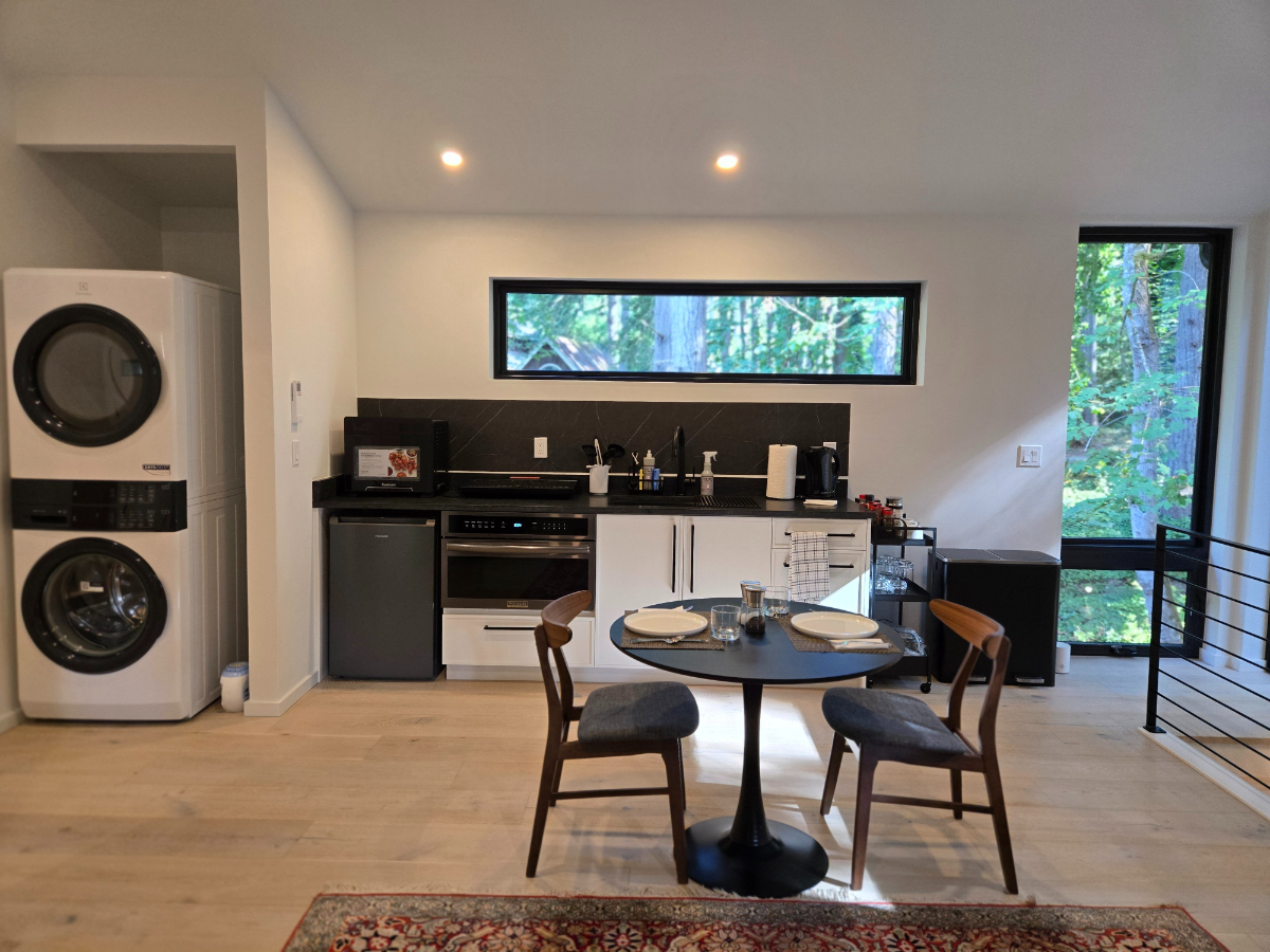 Bright Furnished ADU in sought after RollingBay, Easy access to Winslow and Ferry, Walk to Manitou Beach. - Photo 3