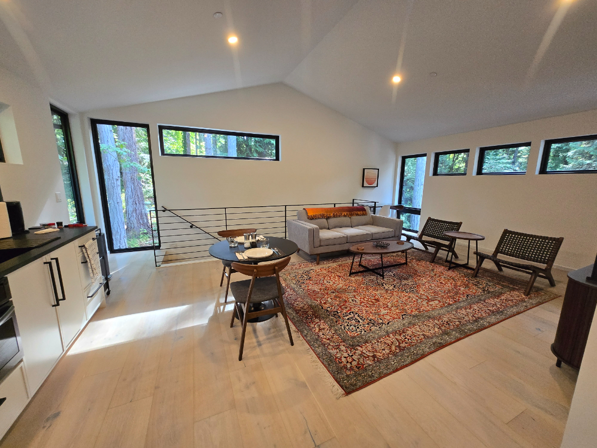 Bright Furnished ADU in sought after RollingBay, Easy access to Winslow and Ferry, Walk to Manitou Beach. - Photo 2