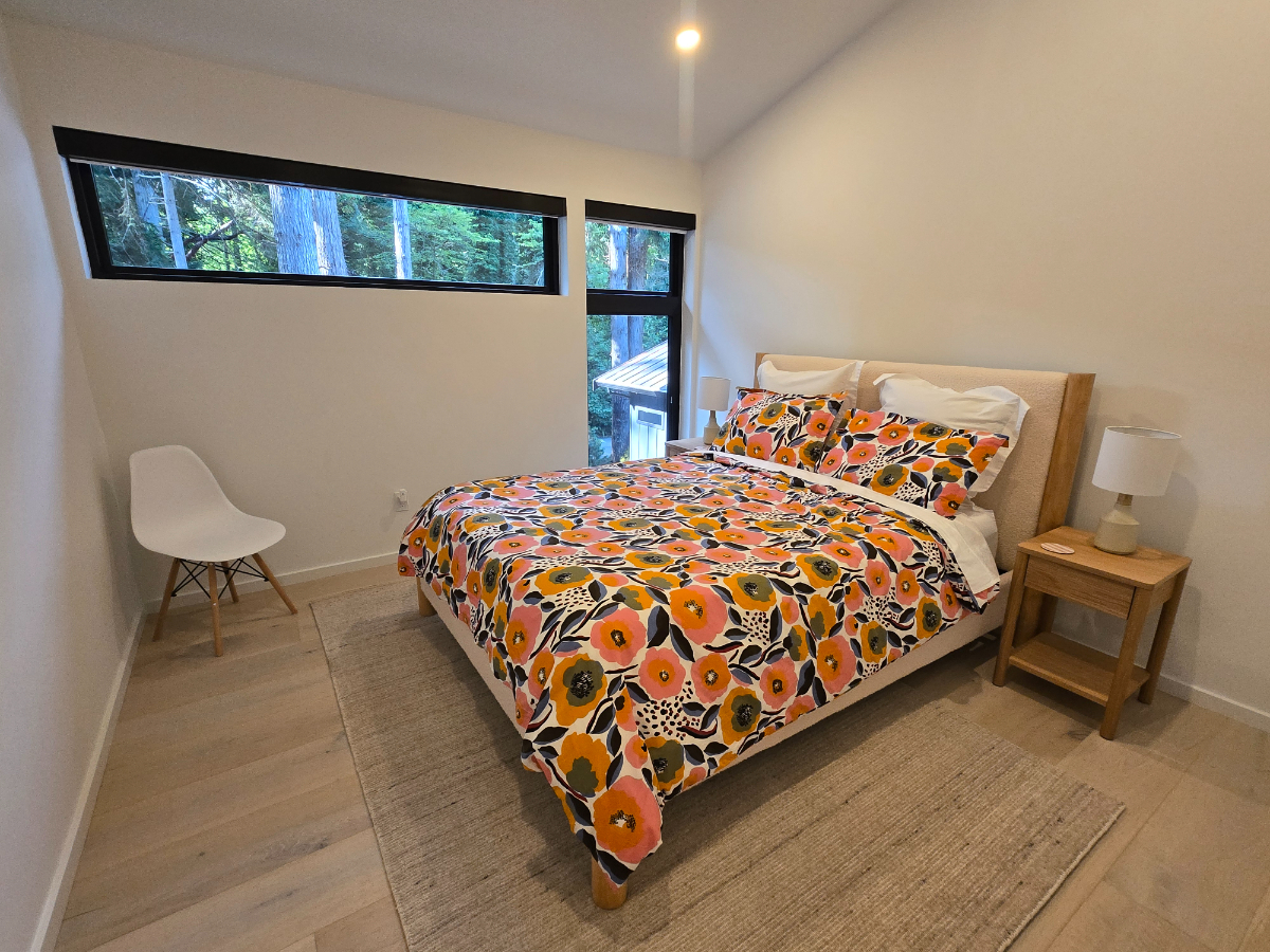 Bright Furnished ADU in sought after RollingBay, Easy access to Winslow and Ferry, Walk to Manitou Beach. - Photo 4