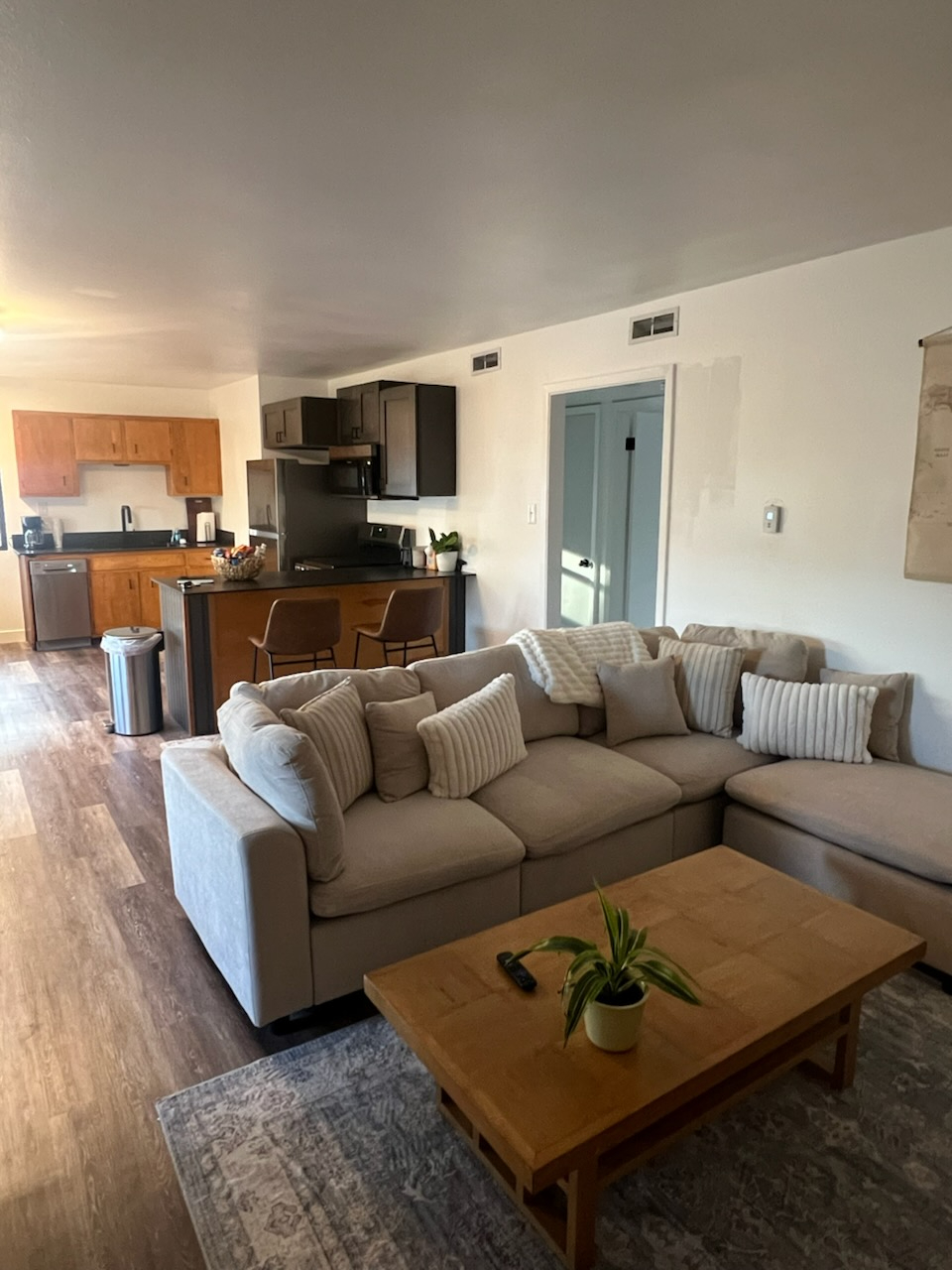 Close to downtown, Hospital, F.E. Warren Air Force Base, CFD, Lions Park- modern stay #2 - Photo 2