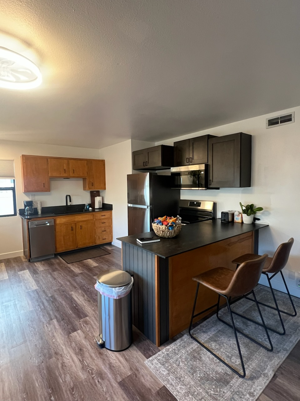 Close to downtown, Hospital, F.E. Warren Air Force Base, CFD, Lions Park- modern stay #2 - Photo 8