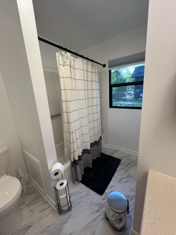 Close to downtown, Hospital, F.E. Warren Air Force Base, CFD, Lions Park- modern stay #2 - Photo 12