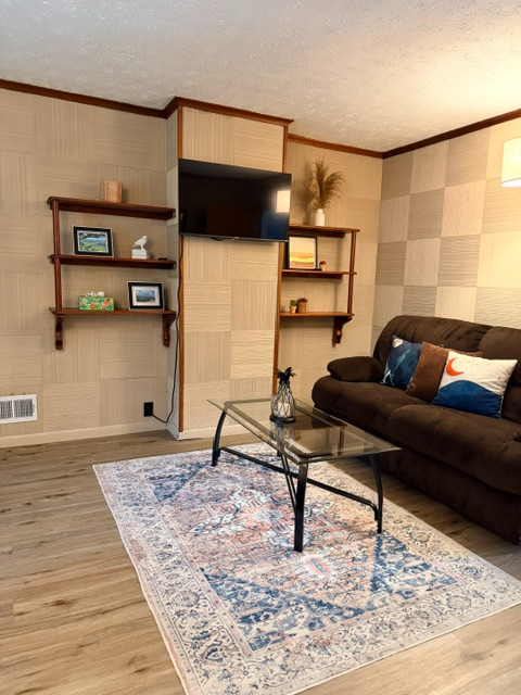 The Painted Plateau - Spacious Apt. Close to I-86! - Photo 7