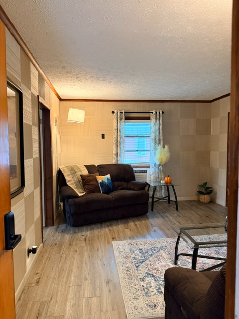 The Painted Plateau - Spacious Apt. Close to I-86! - Photo 4