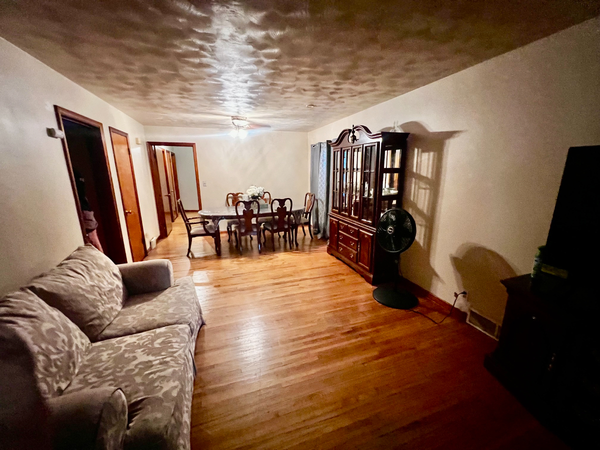 Spacious 3BR Retreat - Utilities Included & Pet Friendly, Near Hospitals - Photo 4