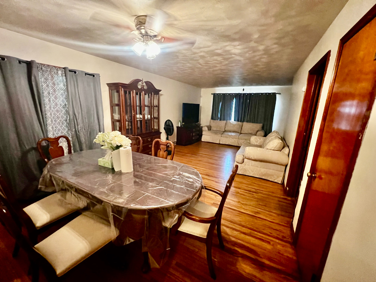 Spacious 3BR Retreat - Utilities Included & Pet Friendly, Near Hospitals - Photo 1