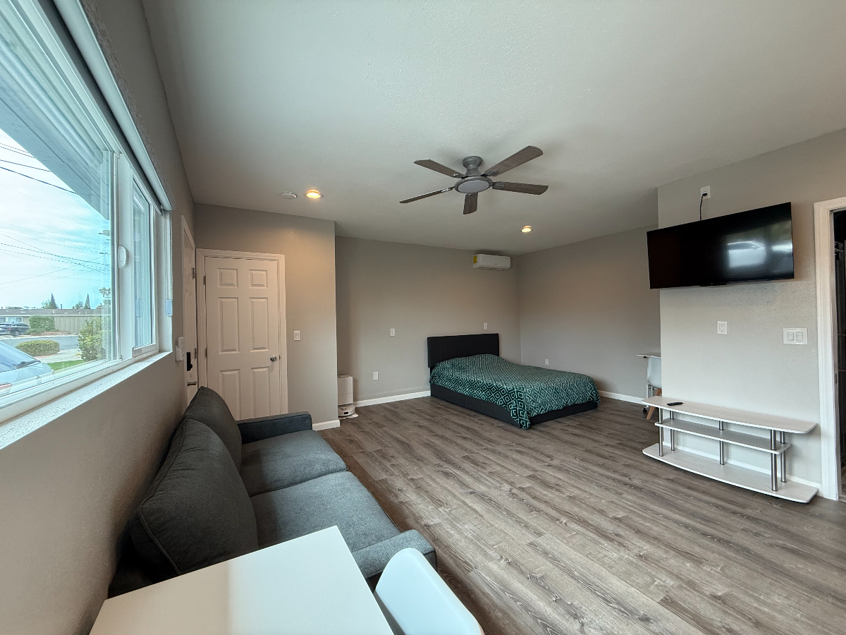 Studio Home ADU - First floor - Photo 4