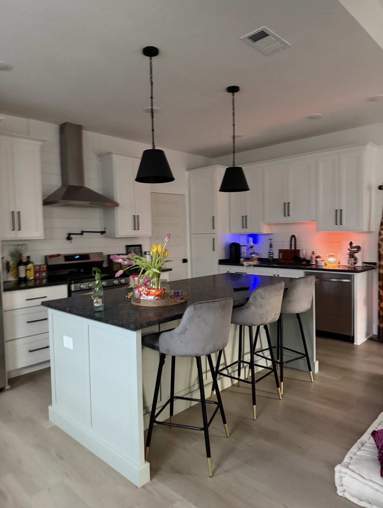 Cute, Cozy New-Build Near Downtown - Photo 2