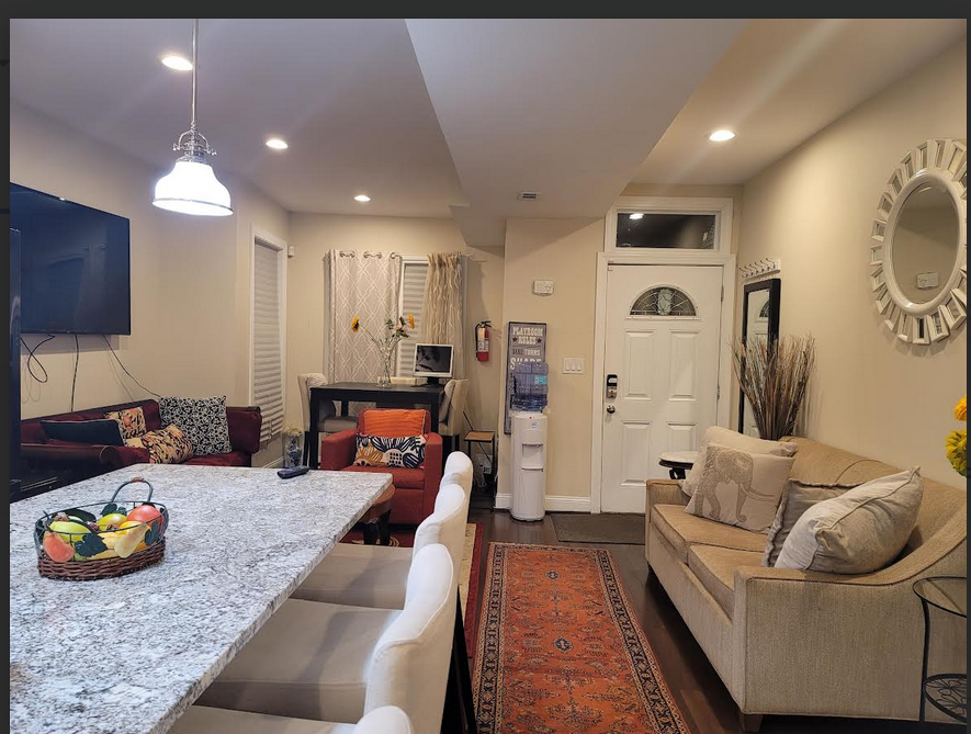 Lovely Entire 4 BR 3 BA home in NW Near Downtown, DC - Photo 2