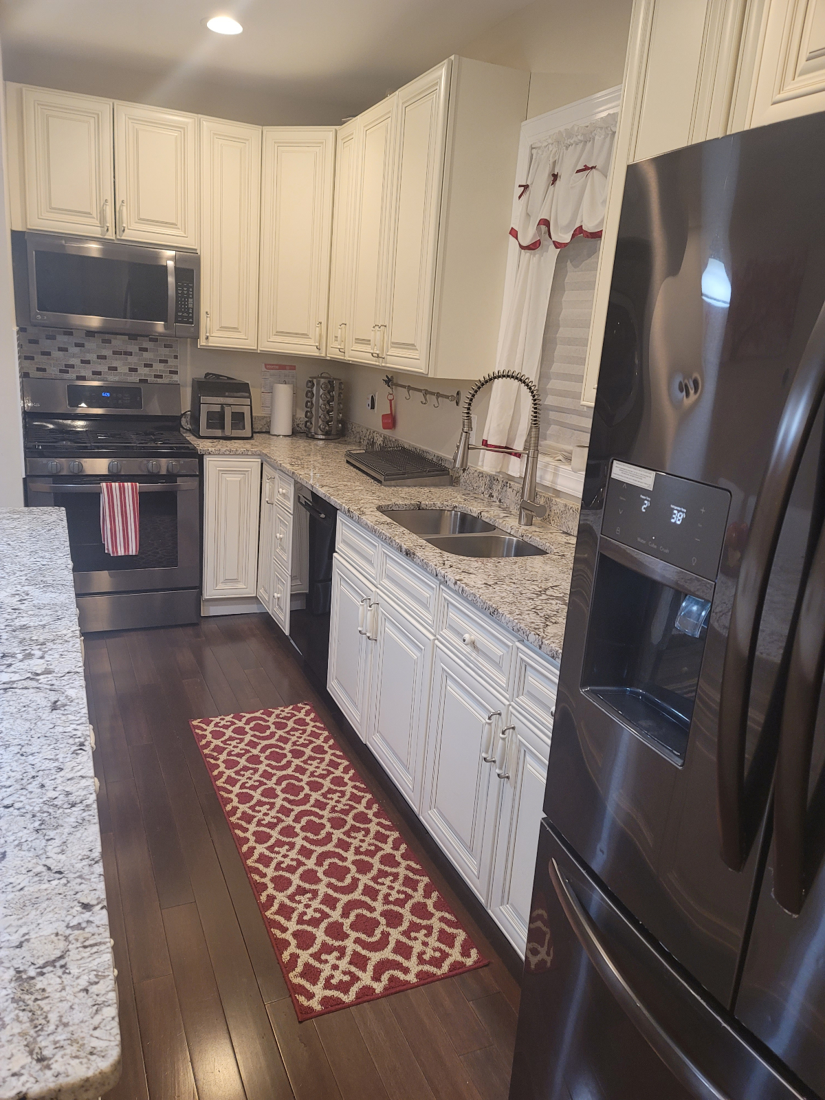 Lovely Entire 4 BR 3 BA home in NW Near Downtown, DC - Photo 4