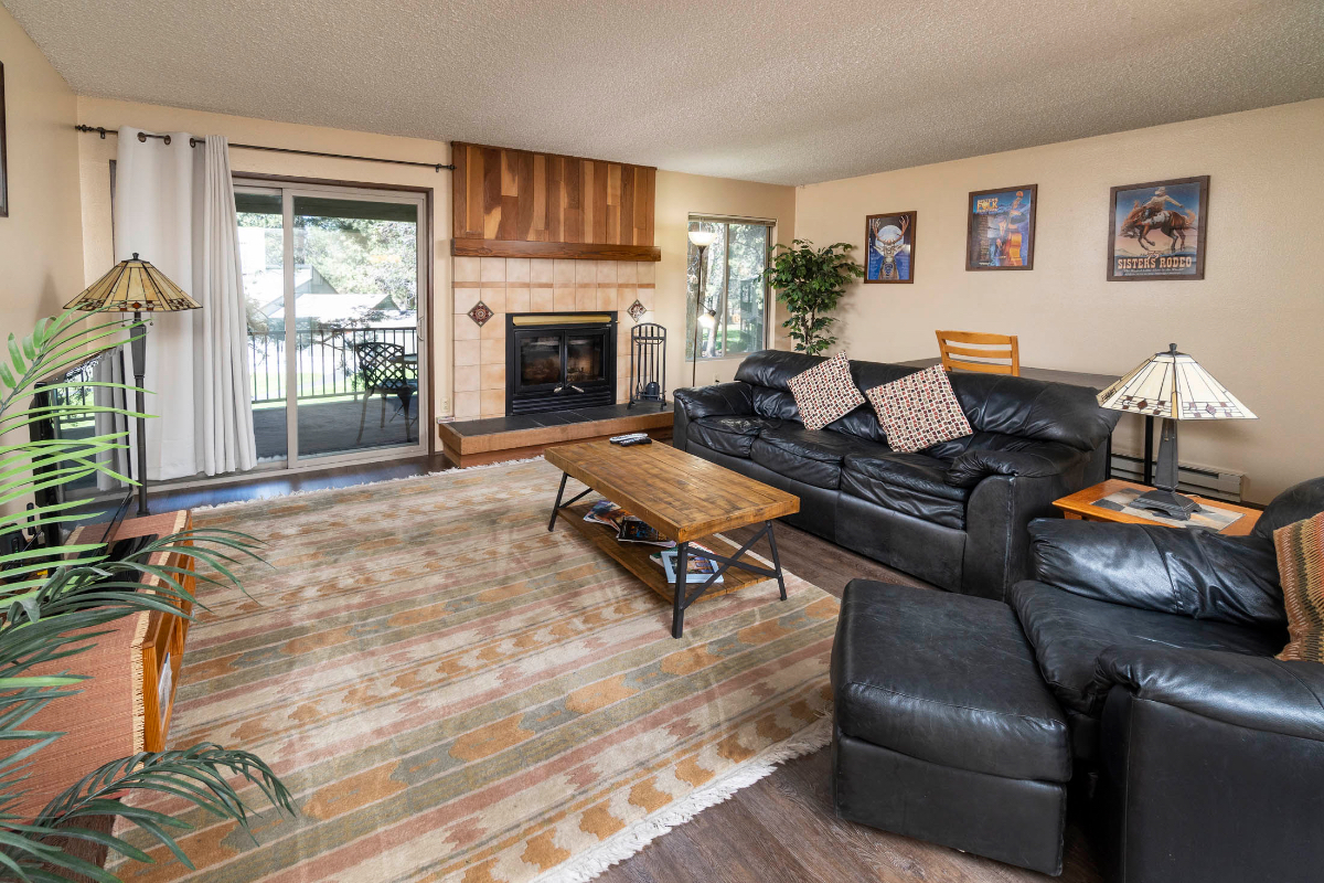 Escape to Serenity: Secluded 2BR Sisters Condo with Resort-Style Pool & Hot Tub - Photo 1