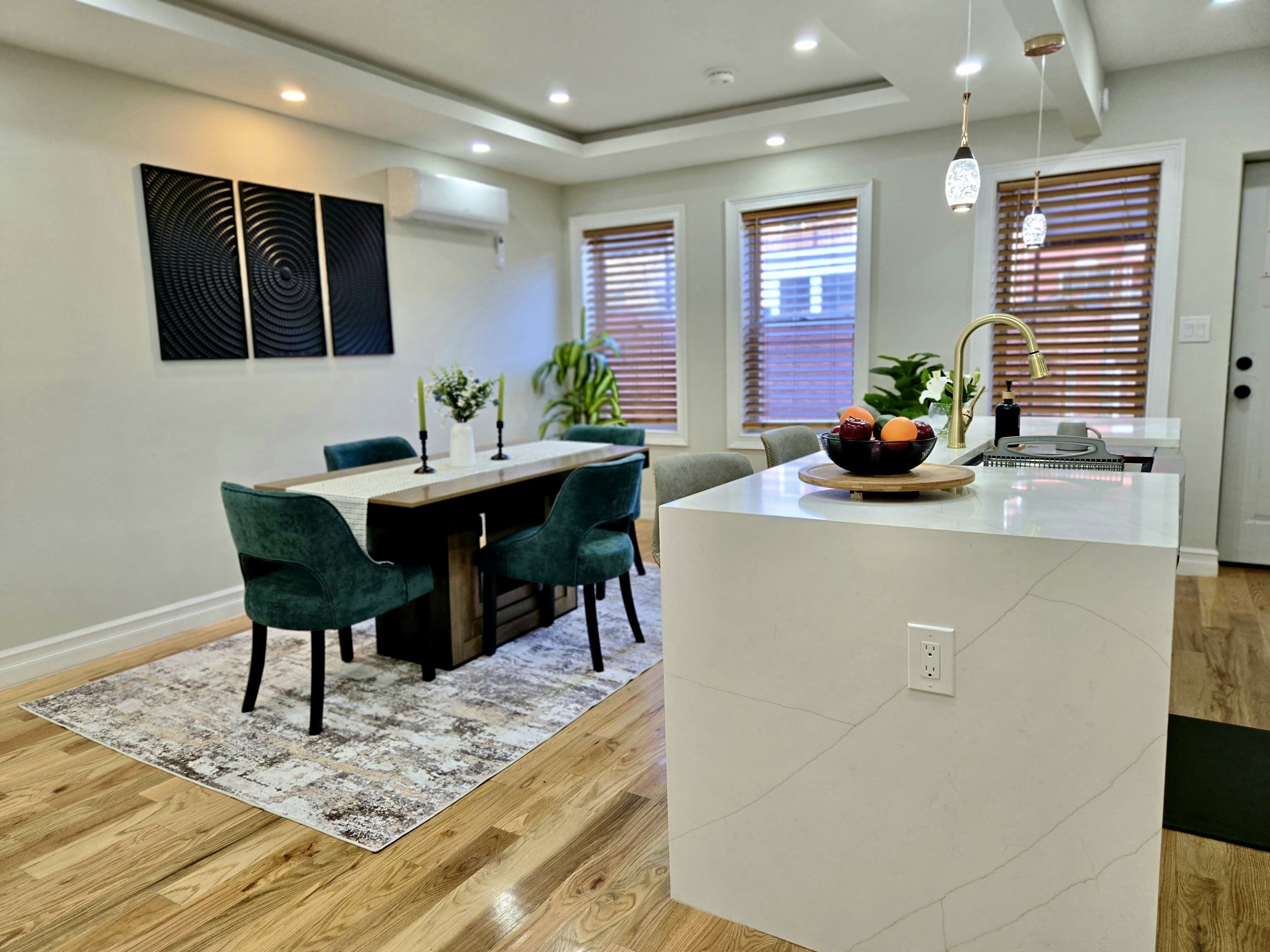Large Master Suite - Photo 11