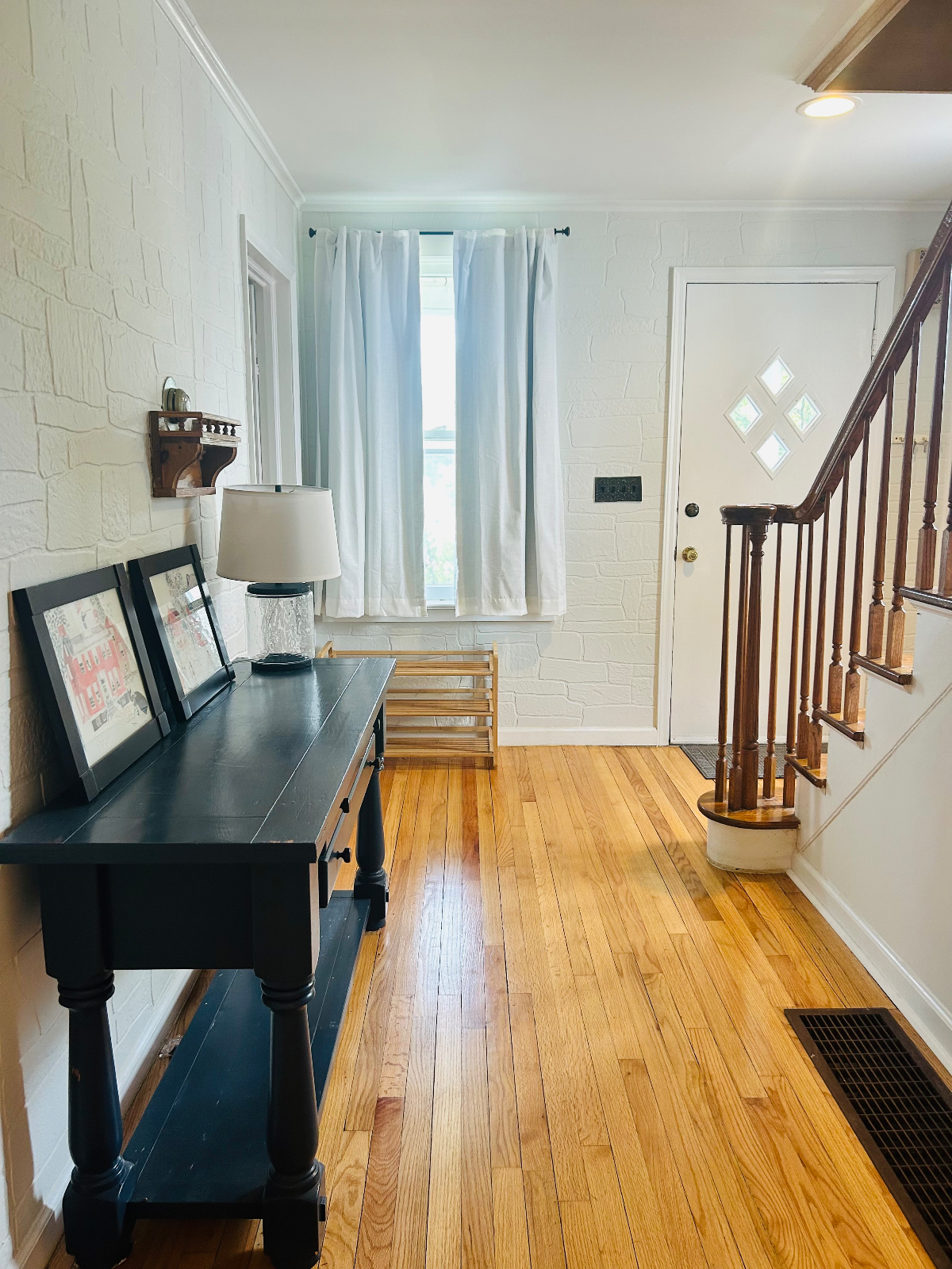 Renovated 3-Bedroom Esopus Escape - Photo 2