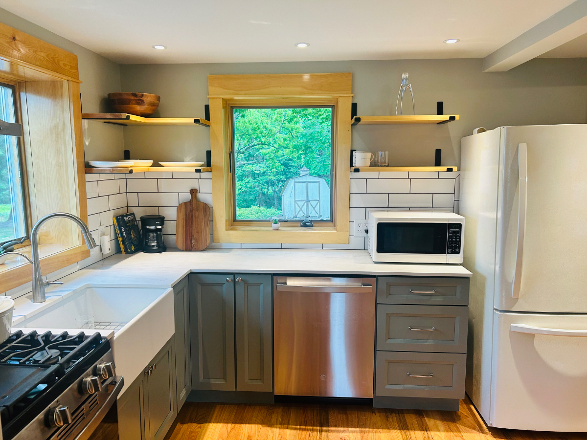 Renovated 3-Bedroom Esopus Escape - Photo 4