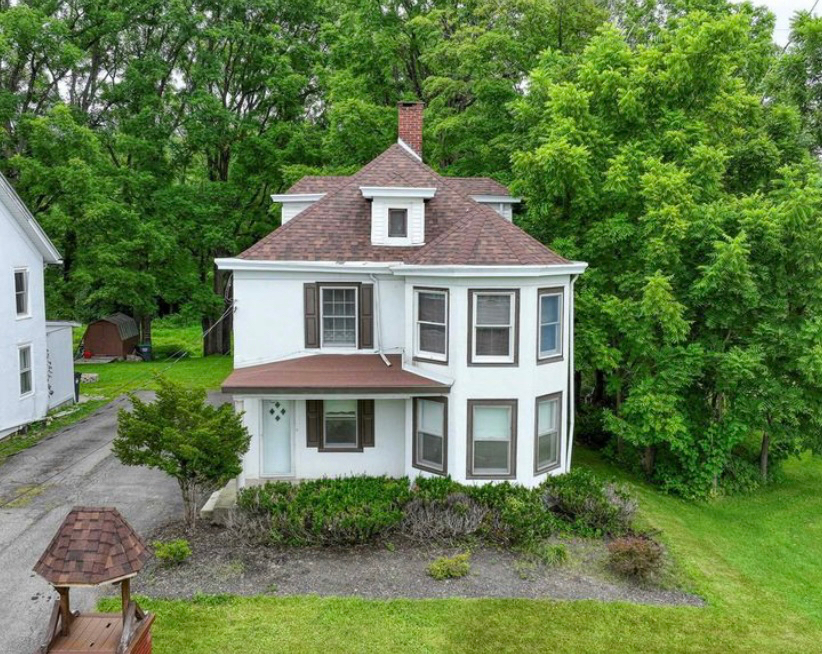 Renovated 3-Bedroom Esopus Escape - Photo 1