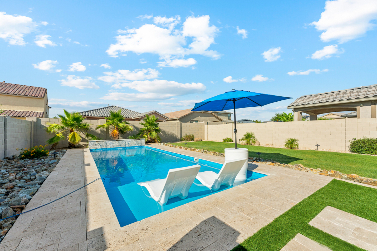 Luxury Fully Furnished Executive Home | Heated Resort Pool | Office | Near Westgate - Photo 2
