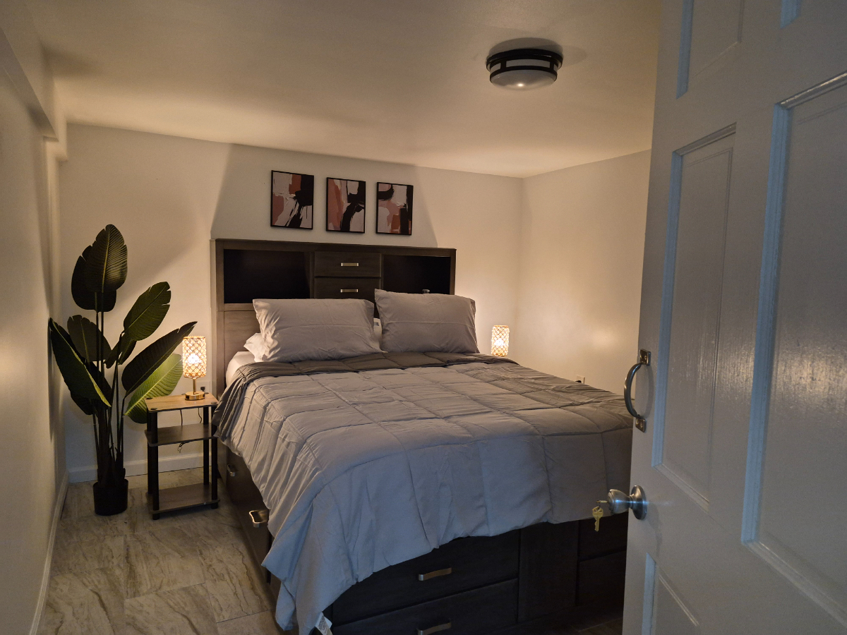 Peaceful Cambria Heights Home Near Major Hospital Systems - Photo 1