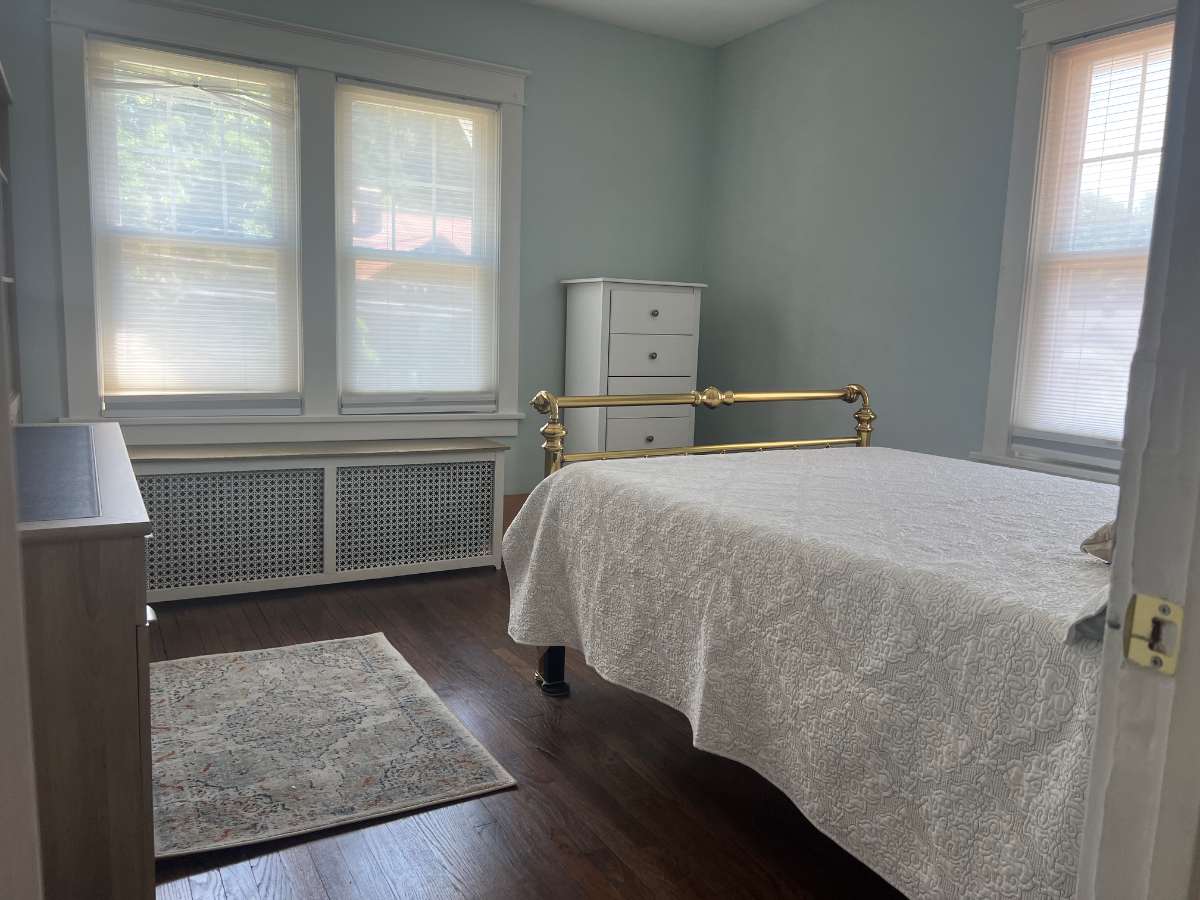 Beautiful Private Room with Brand New Furniture in Exceptional Location Near Hospitals Universities - Photo 1