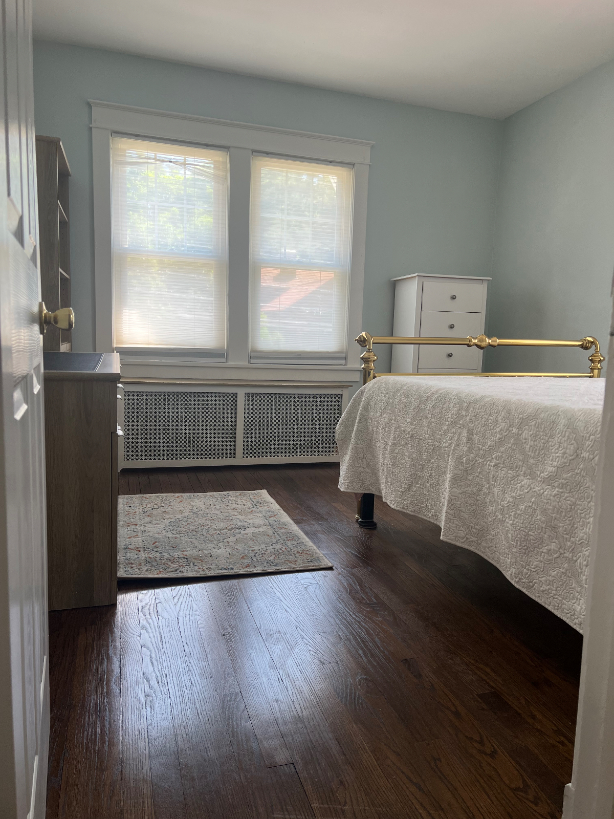 Beautiful Private Room with Brand New Furniture in Exceptional Location Near Hospitals Universities - Photo 4