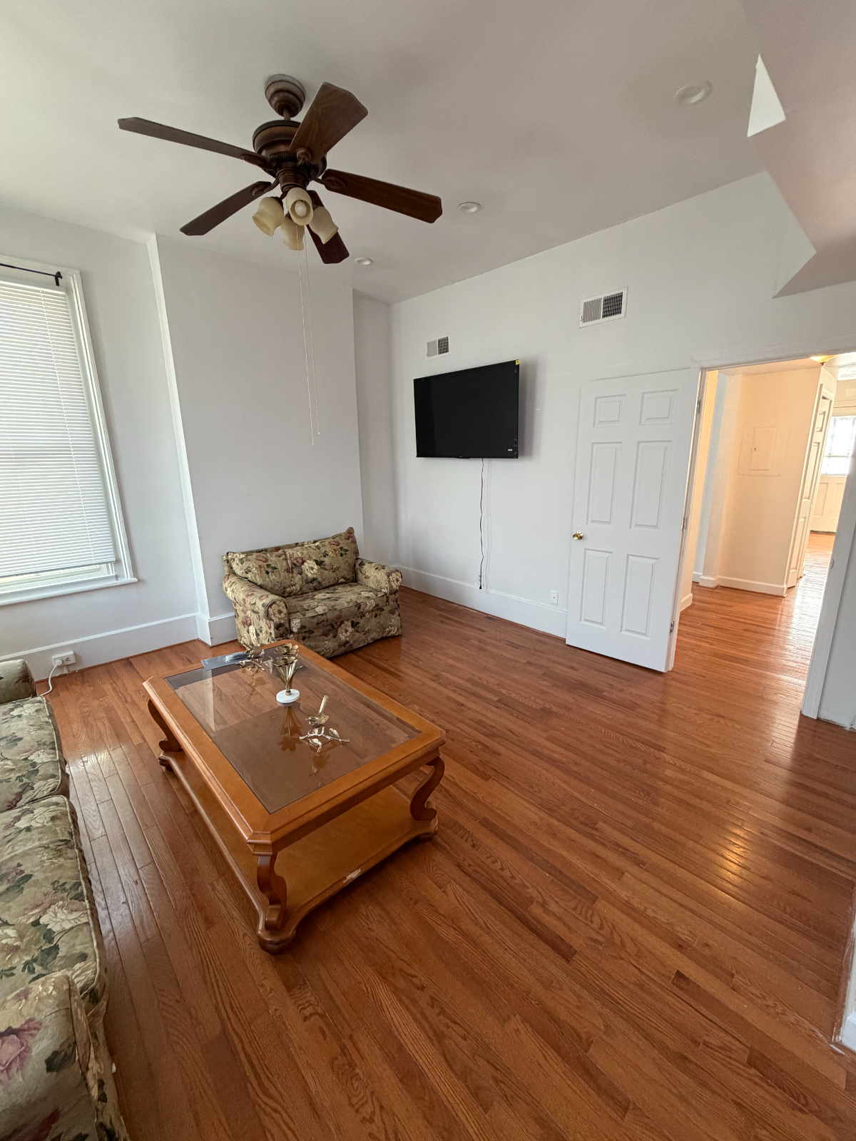 Spacious Queen Room in Modern Duplex | Shared Living Spaces | Centrally Located to Downtown and Top  - Photo 6