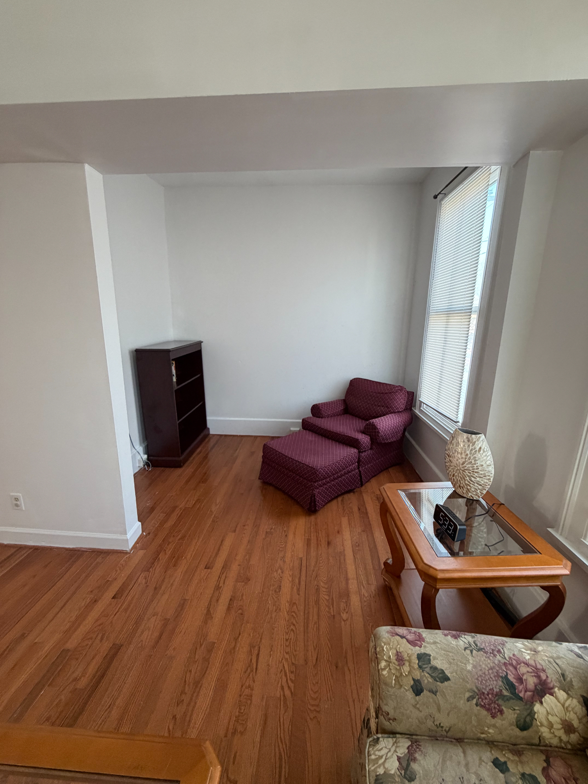 Spacious Queen Room in Modern Duplex | Shared Living Spaces | Centrally Located to Downtown and Top  - Photo 7