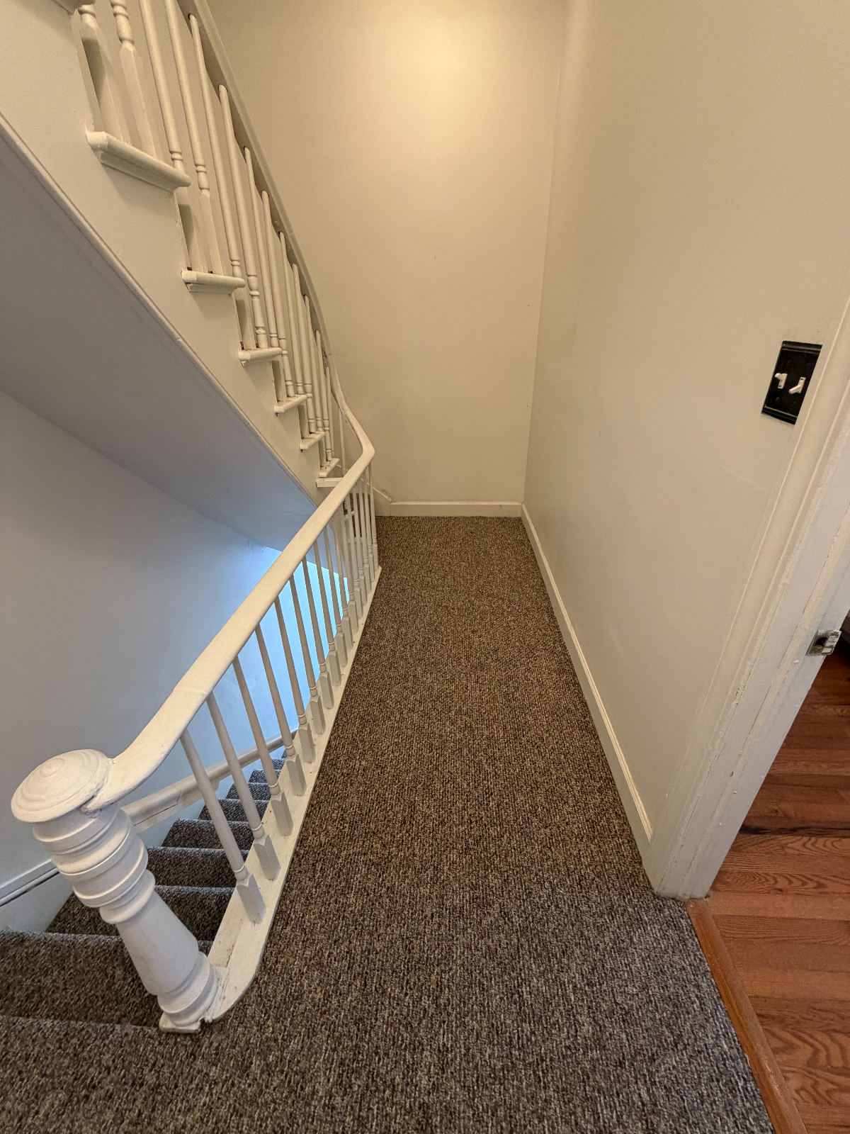 Spacious Queen Room in Modern Duplex | Shared Living Spaces | Centrally Located to Downtown and Top  - Photo 10