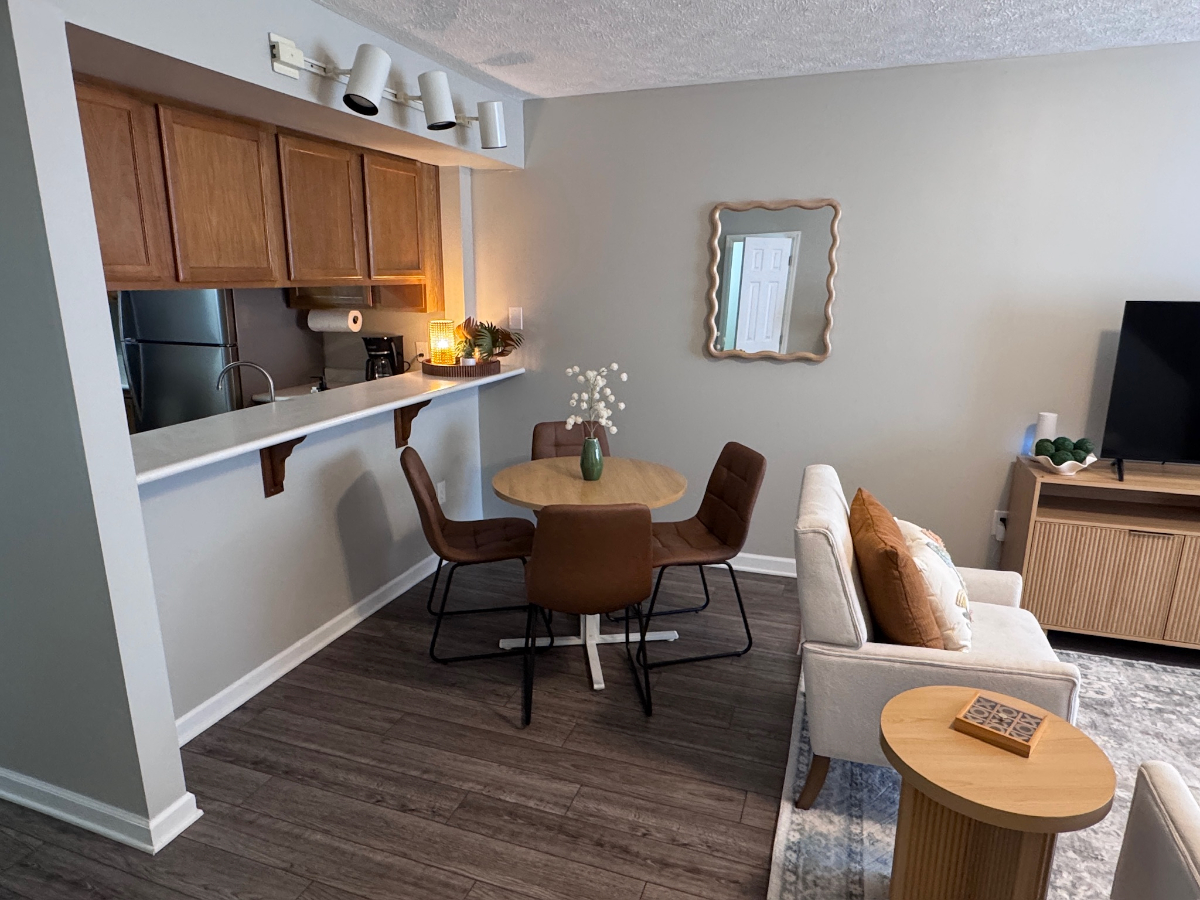 Cozy Main Street 2BR Near Park w/ Private Parking - Photo 2