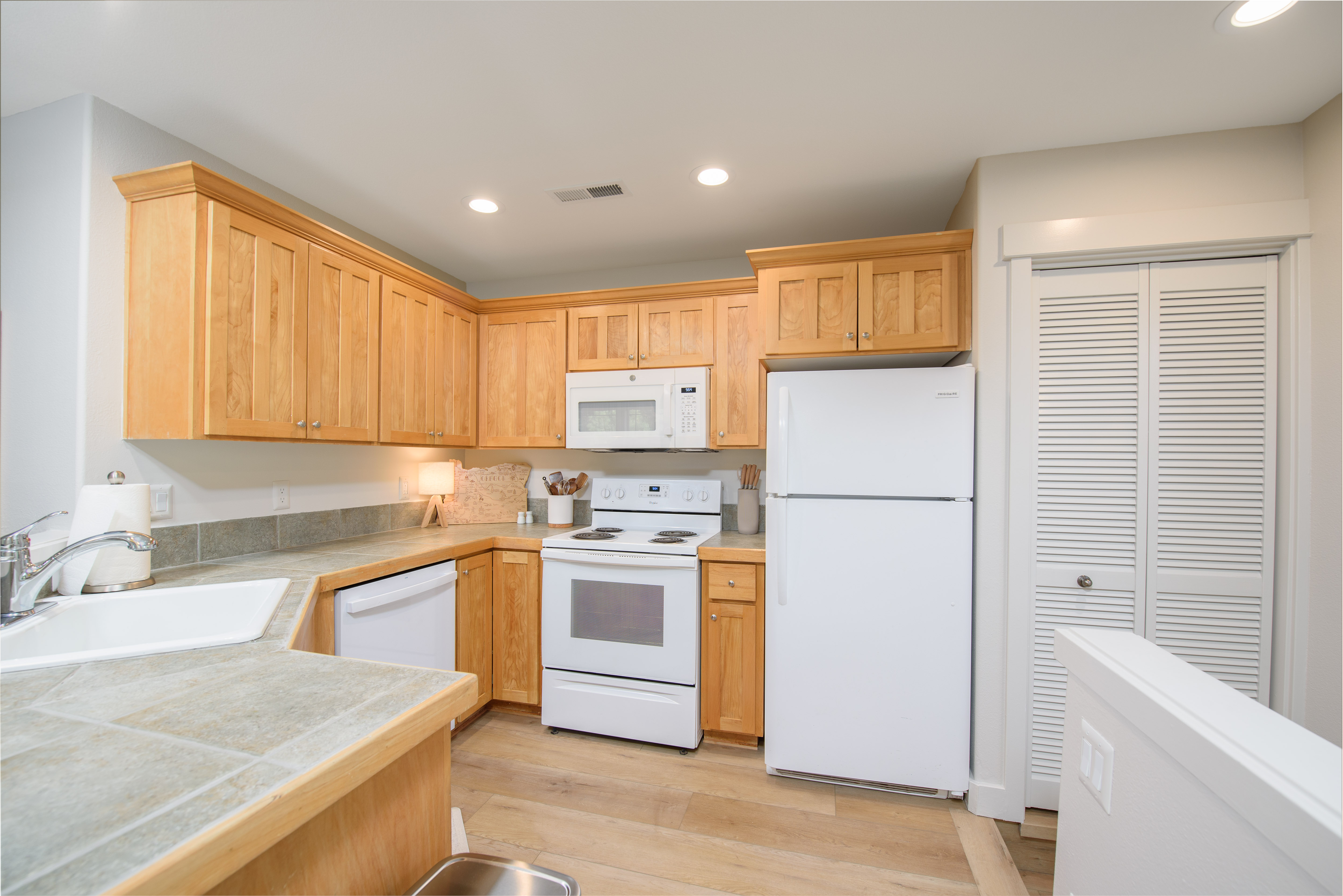 Adventure Base in NW Bend | New 1BR ADU | Secure Bike & Ski Storage - Photo 4