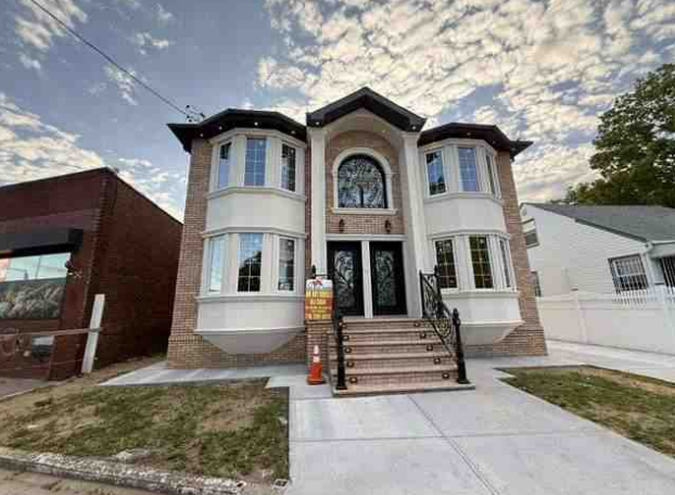 Private Master Suite in Brand-New Home with Shared Living Spaces & Prime Location Near Hospitals - Photo 1