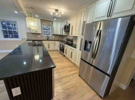 Private Master Suite in Brand-New Home with Shared Living Spaces & Prime Location Near Hospitals - Photo 7