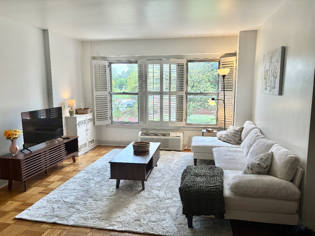 Newly Furnished 2B 2B Condo with Garage Parking - Photo 1
