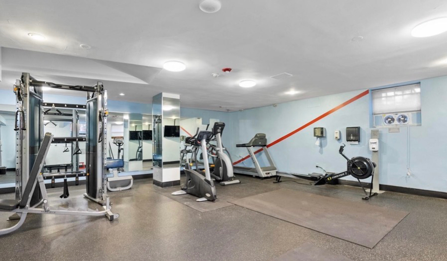 Newly Furnished 2B 2B Condo with Garage Parking - Photo 4