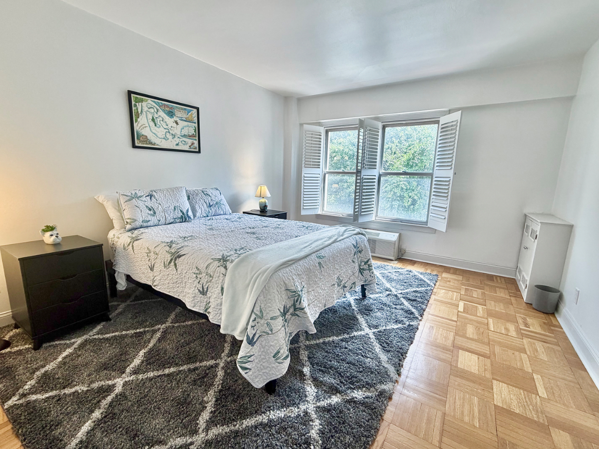 Newly Furnished 2B 2B Condo with Garage Parking - Photo 9