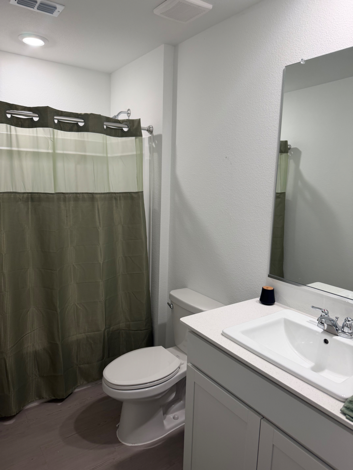 Quiet Private Room Near Shopping, Dining, And Freeway Access - Photo 3